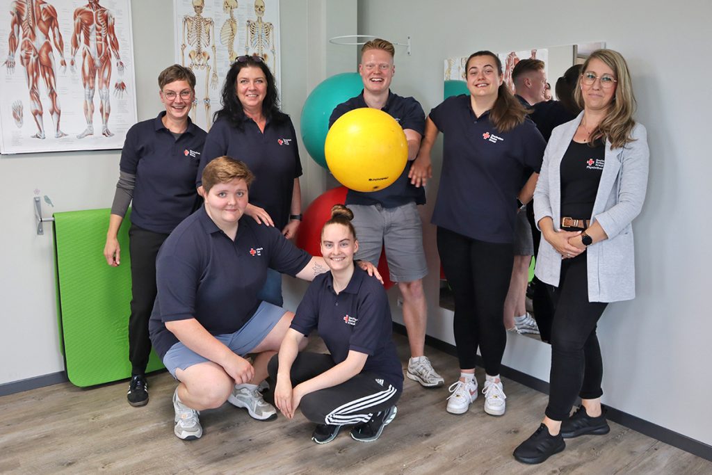 Teamfoto der DRK-Physiotherapiepraxis in Bergen-Rotensee