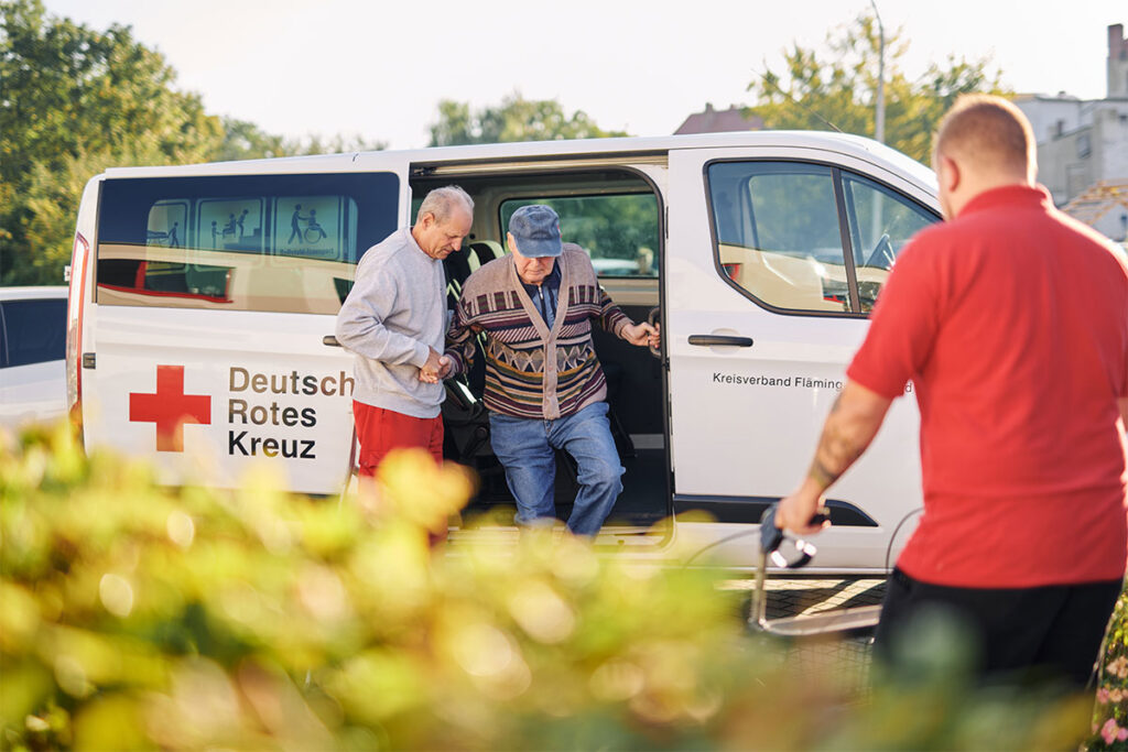 DRK-Fahrdienst: Wir fahren Menschen, die durch besondere Umstände keine öffentlichen Verkehrsmittel oder Taxis benutzen können.