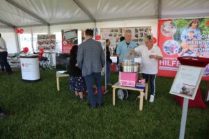 Informationsstände beim DRK-Familientag 2024 im TAZ in Bergen au f Rügen