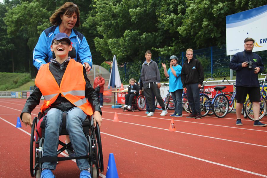 Schülerinnen und Schüler der DRK „Rügenwind“-Schule feiern große Erfolge bei den Leichtathletik-Landesmeisterschaften der Förderschulen Mecklenburg-Vorpommerns.