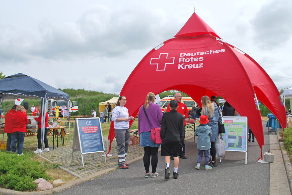 DRK-Familientag, Domzelt, Eingang, Gäste, Veranstaltung, Informationstände
