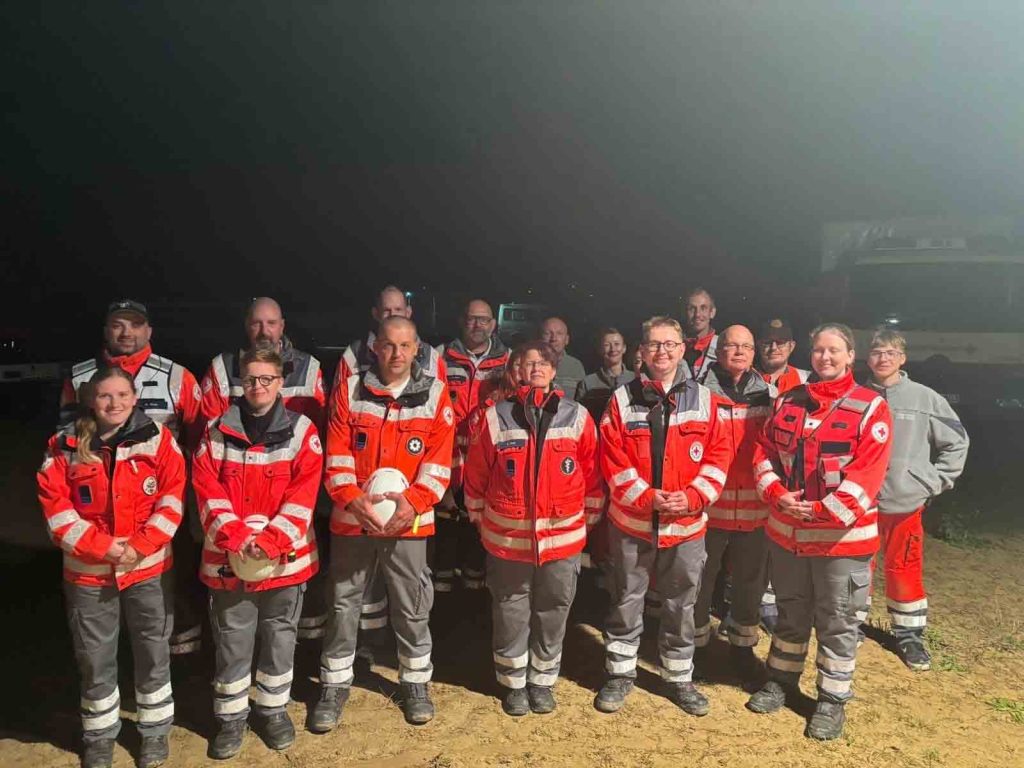 Einsatzkräfte des DRK-Betreuungszugs Festland im Einsatz bei einer 24-Stunden-Alarmübung in Gremersdorf-Buchholz.