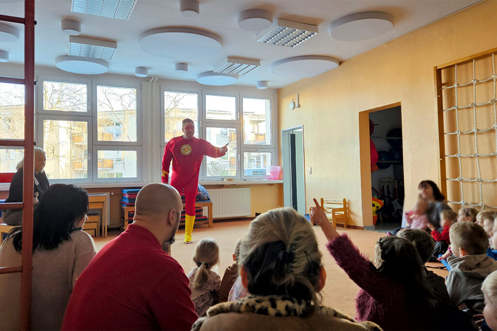 Kinder der DRK-Kita führen das Projekt Stromdetektive durch und lernen spielerisch den bewussten Umgang mit Energie